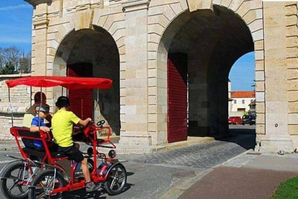 Appartement Proche Des Remparts Langres Exterior foto