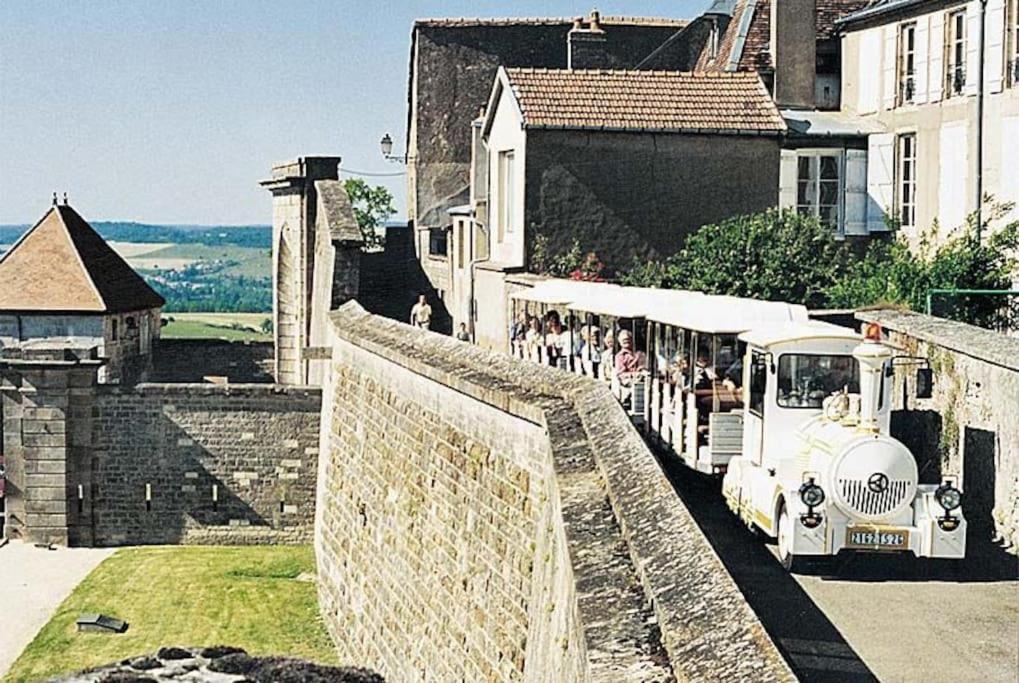 Appartement Proche Des Remparts Langres Exterior foto