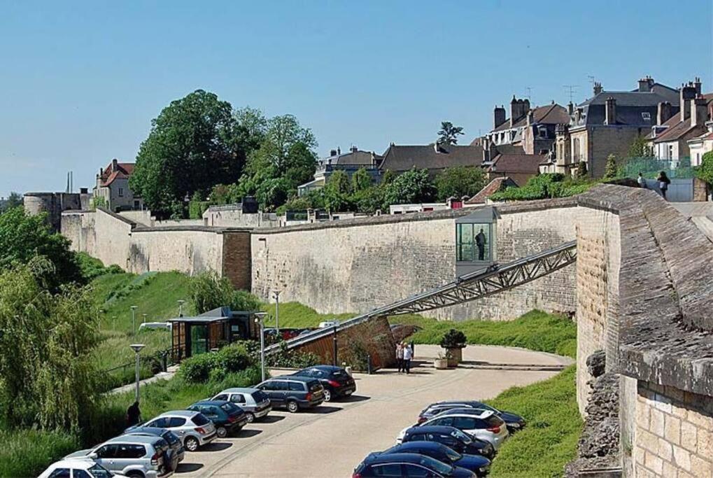 Appartement Proche Des Remparts Langres Exterior foto